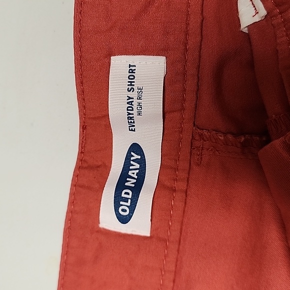 OLD Navy, High-Waisted, Everyday Short, 3" inseam, 6 - Picture 3 of 6